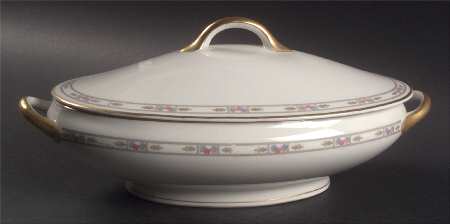 Orleans Oval Covered Vegetable