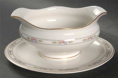 Orleans Gravy Boat with Attached Underplate