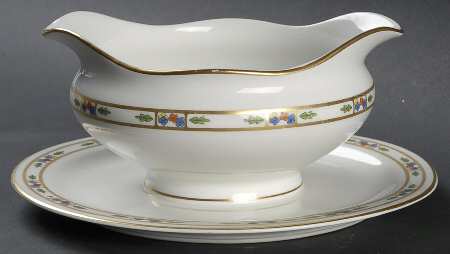 Orleans Round Gravy Boat/Attached Underplate