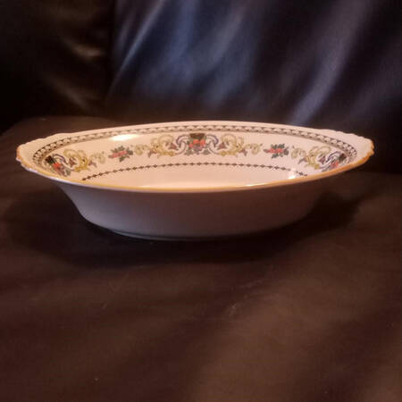 Pembroke (Mustard Trim) 10" Oval Vegetable Bowl