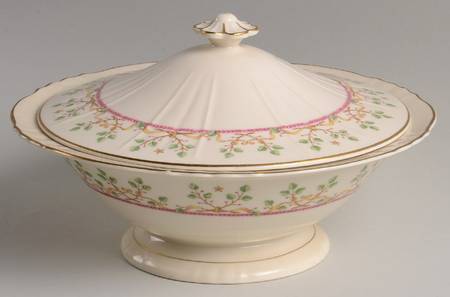 Pendleton Round Covered Vegetable