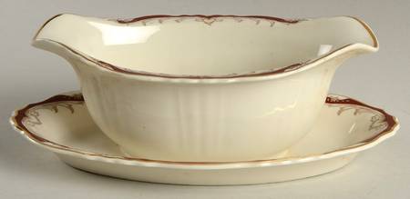 Radcliffe Gravy Boat with Attached Underplate