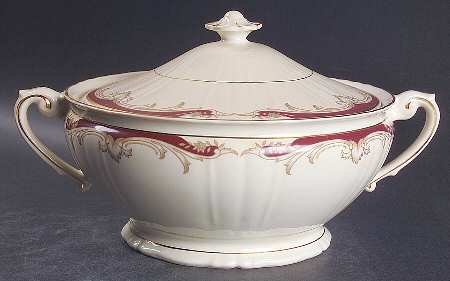 Radcliffe Round Covered Vegetable