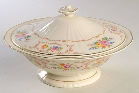 Riviera Round Covered Vegetable