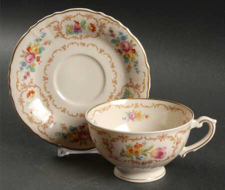 Riviera Footed Cup & Saucer Set