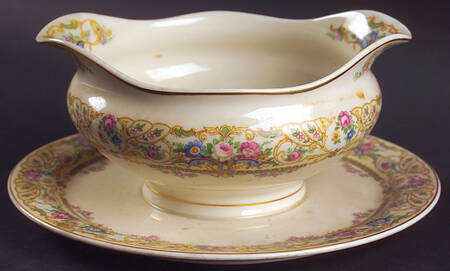 Rose Marie Round Gravy Boat/Attached Underplate