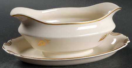 Roseleaf Gravy Boat with Attached Underplate