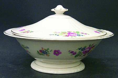 Rosemoor Round Covered Vegetable