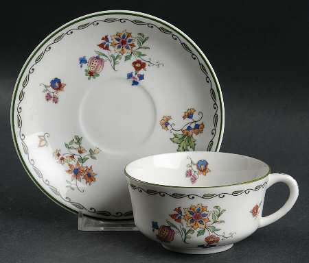 Roslyn Flat Cup & Saucer Set