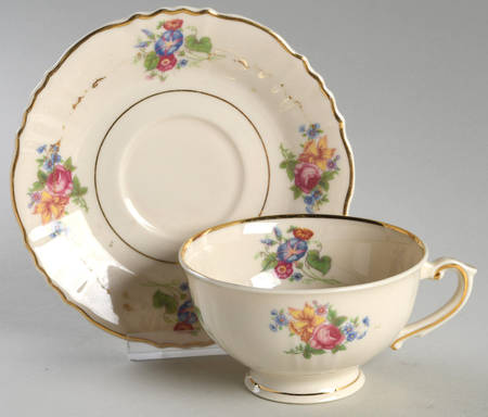 Santa Rosa Footed Cup & Saucer Set