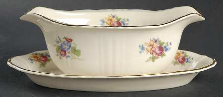 Santa Rosa Gravy Boat with Attached Underplate