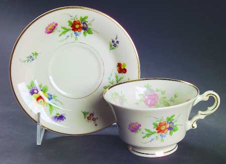 Selma Footed Cup & Saucer Set