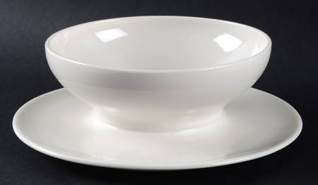 Serene Round Gravy Boat/Attached Underplate