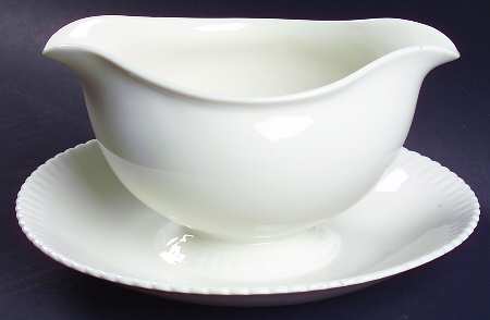 Shelledge Gravy Boat with Attached Underplate