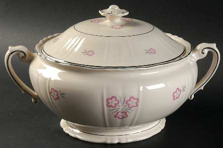 Sonja Round Covered Vegetable