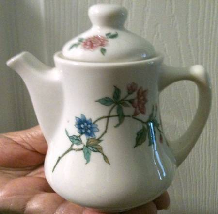 Summerdale Individual Teapot & Lid