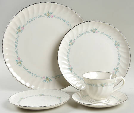 Sweetheart 40 Piece Estate Set