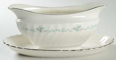 Sweetheart Gravy Boat with Attached Underplate