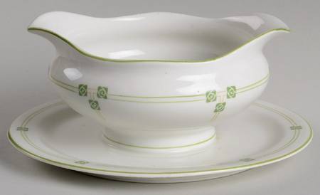 Tudor Rose Gravy Boat with Attached Underplate