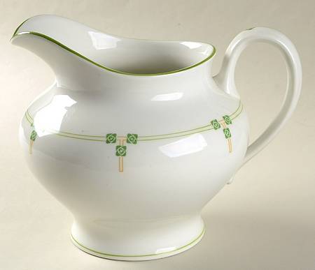 Tudor Rose 56 Oz Pitcher