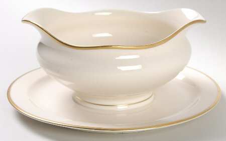 SY118 Gravy Boat with Attached Underplate
