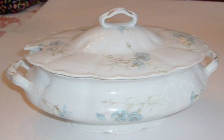 SY138 Tureen &  Lid