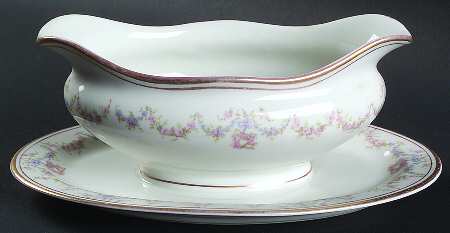 SY18 Gravy Boat with Attached Underplate