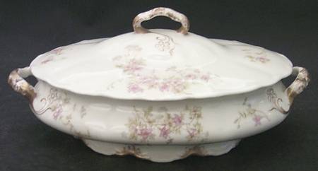 50204 Oval Covered Vegetable