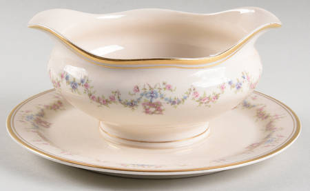 SY210 Gravy Boat with Attached Underplate