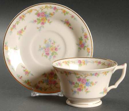 SY40 Footed Cup & Saucer Set