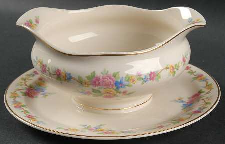 SY40 Gravy Boat with Attached Underplate