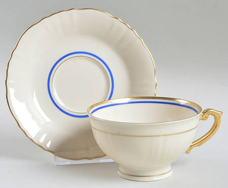 SY64 Footed Cup & Saucer Set