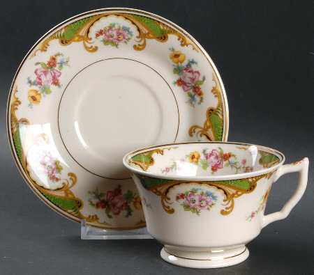 SY67 Footed Cup & Saucer Set