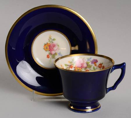 SY8 Footed Demitasse Cup & Saucer Set