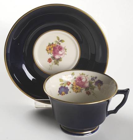 SY8 Footed Cup & Saucer Set