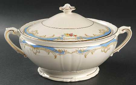 Symphony Round Covered Vegetable