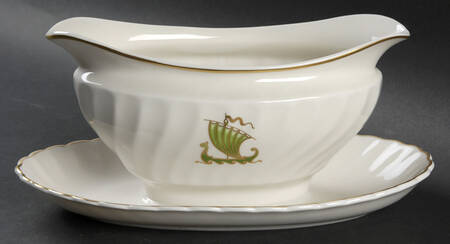 Viking Gravy Boat with Attached Underplate