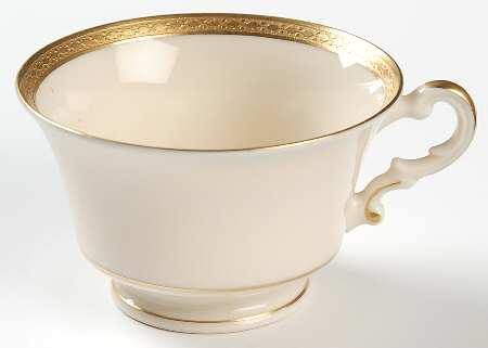 Wayne (No Color Band) Footed Cup