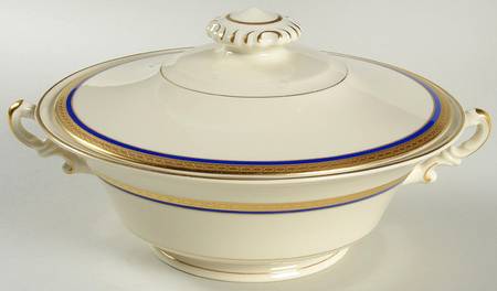Wayne Blue (Fine China) Round Covered Vegetable