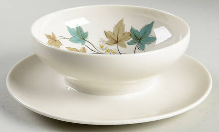 Woodbine Gravy Boat with Attached Underplate