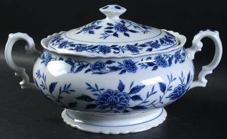 Blue Chatham Round Covered Vegetable