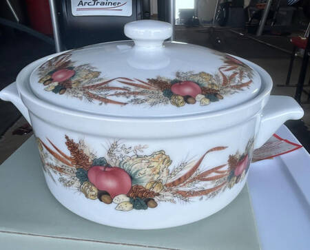 Autumn Cornucopia 1.5 Qt Round Covered Casserole