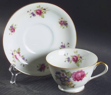 SAN28 Footed Cup & Saucer Set