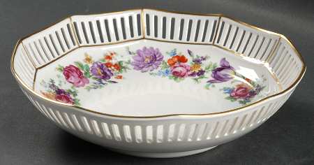SCH136 9" Pierced Round Bowl
