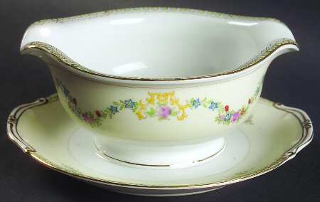 Virginia Gravy Boat with Attached Underplate