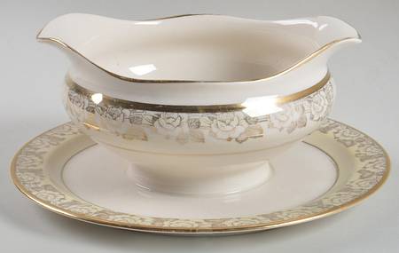 SUB3 Gravy Boat with Attached Underplate