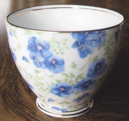 1682 Footed Cup
