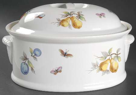 Fruit 4 Qt Oval Covered Casserole