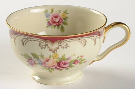 SCL15 Footed Cup
