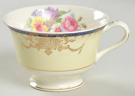 STT105B Footed Cup